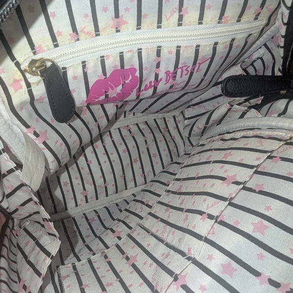 Betsey Johnson Black Backpack with Pink Quilted Pattern.  Make Offers On All😊 - Picture 3 of 6